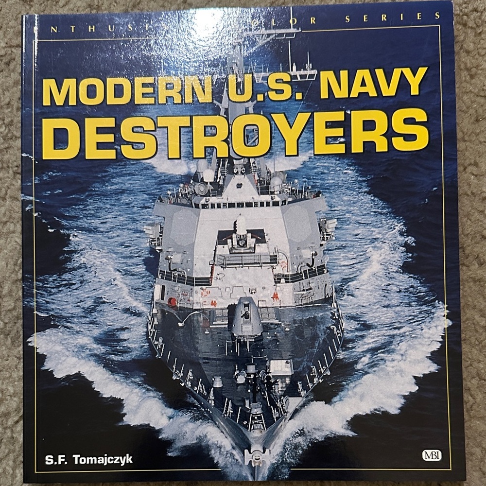 Modern U.S. Navy Destroyers (Enthusiast Color Series) book